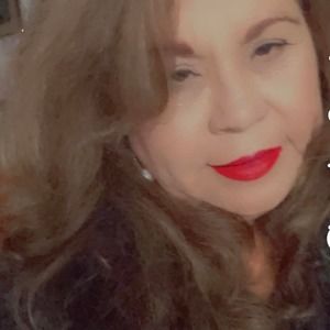 Meet your Posher, Ana